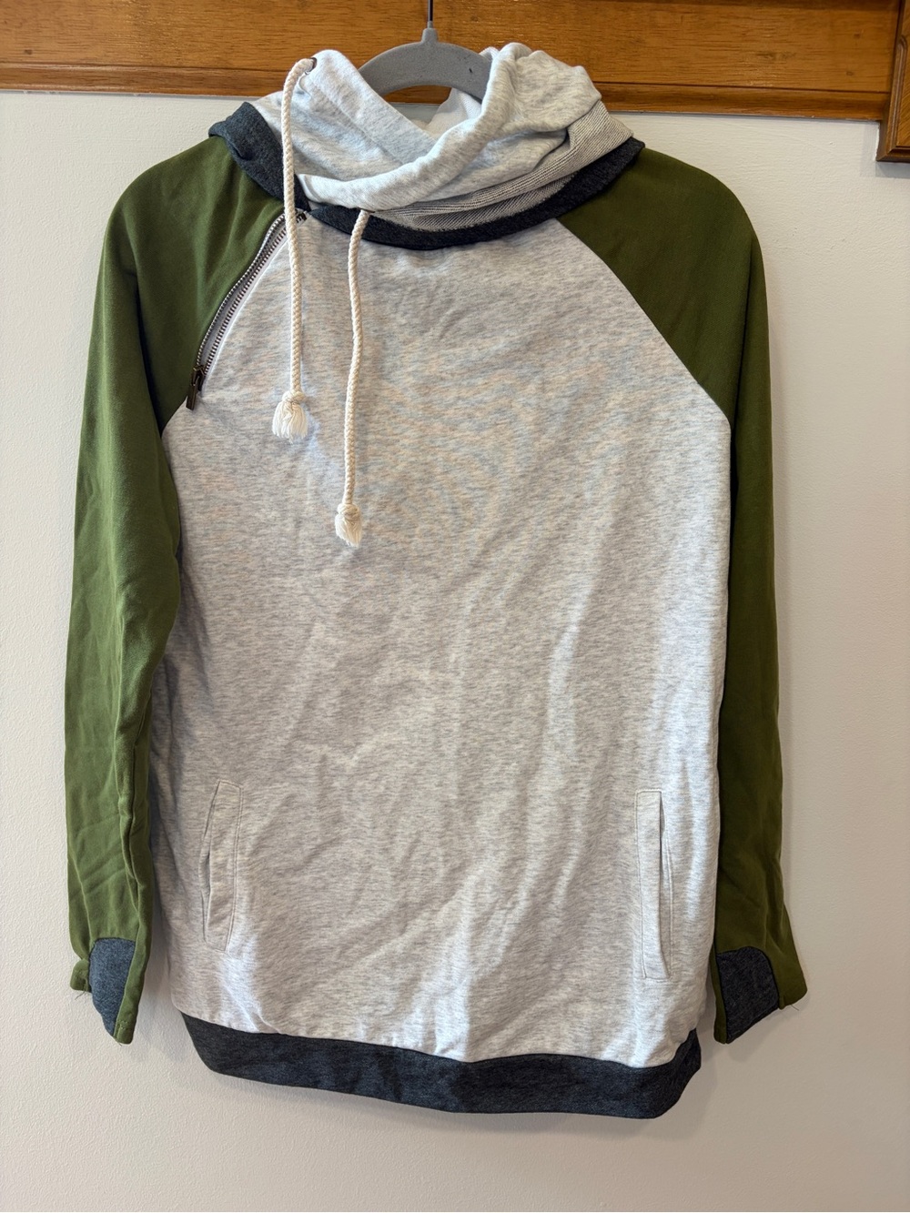 AMPERSAND AVE Light Gray Hoodie with Olive Raglan Sleeves - Women’s Large